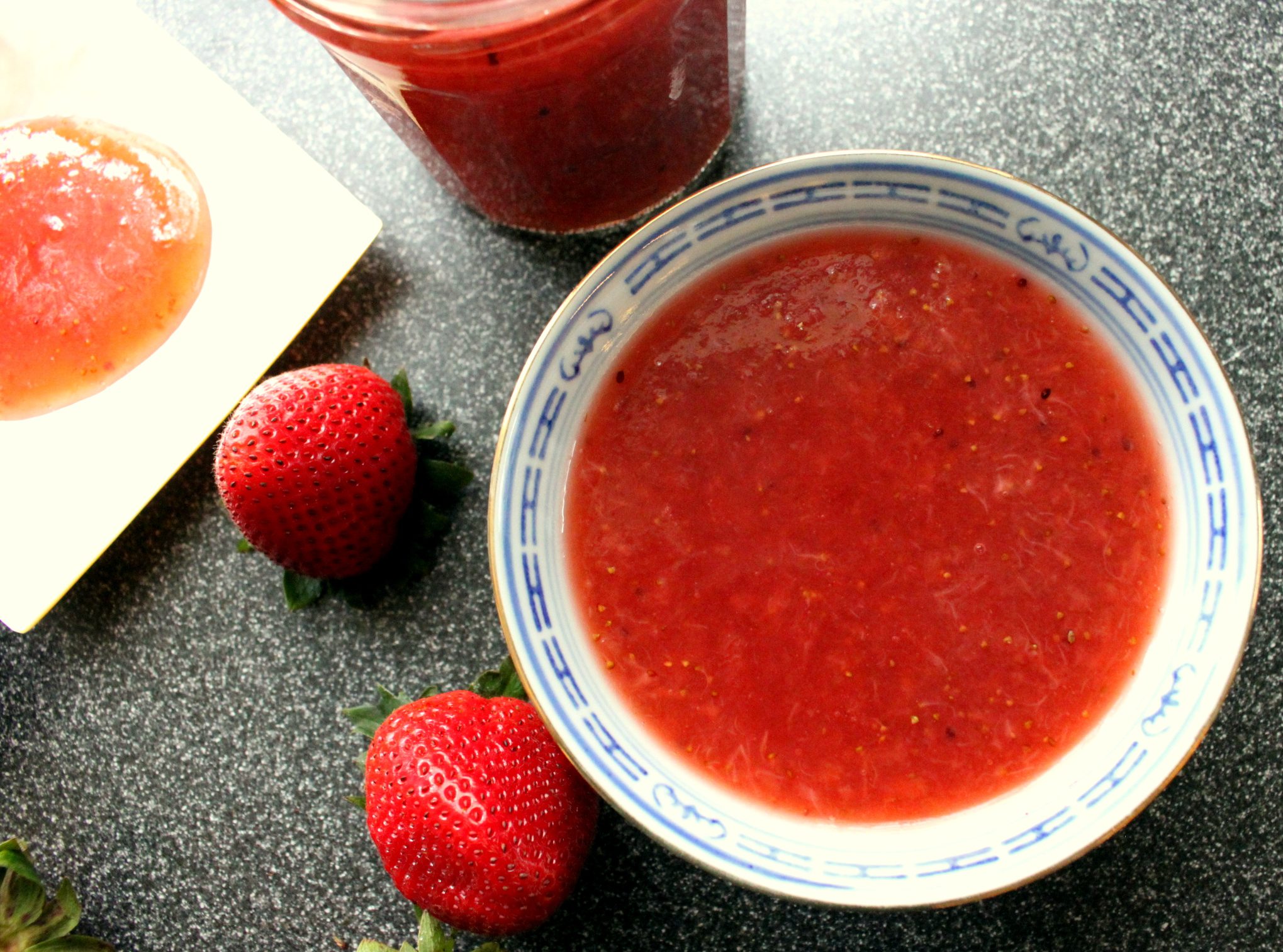 Erdbeer-Kiwi Konfituere mit Whiskey - Strawberry-Kiwi Jam with Whiskey