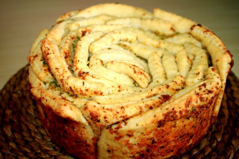 Knoblauch-Rosenbrot - Garlic Rose Bread