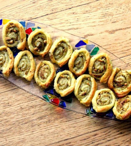 Blaetterteig-Pesto Roellchen – Puff Pastry-Pesto Rolls