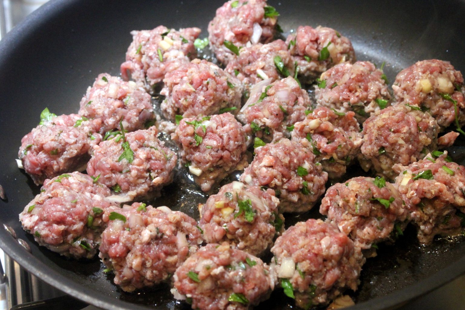 Svenska Köttbullar – Schwedische Hackfleischbaellchen