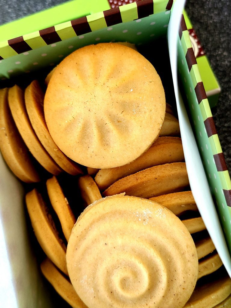 Züri Tirggel – Traditional Swiss Cookies
