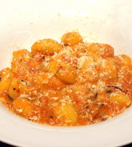 Gnocchi an Tomatensauce mit Fuego – Gnocchi in Tomato Sauce and Fuego