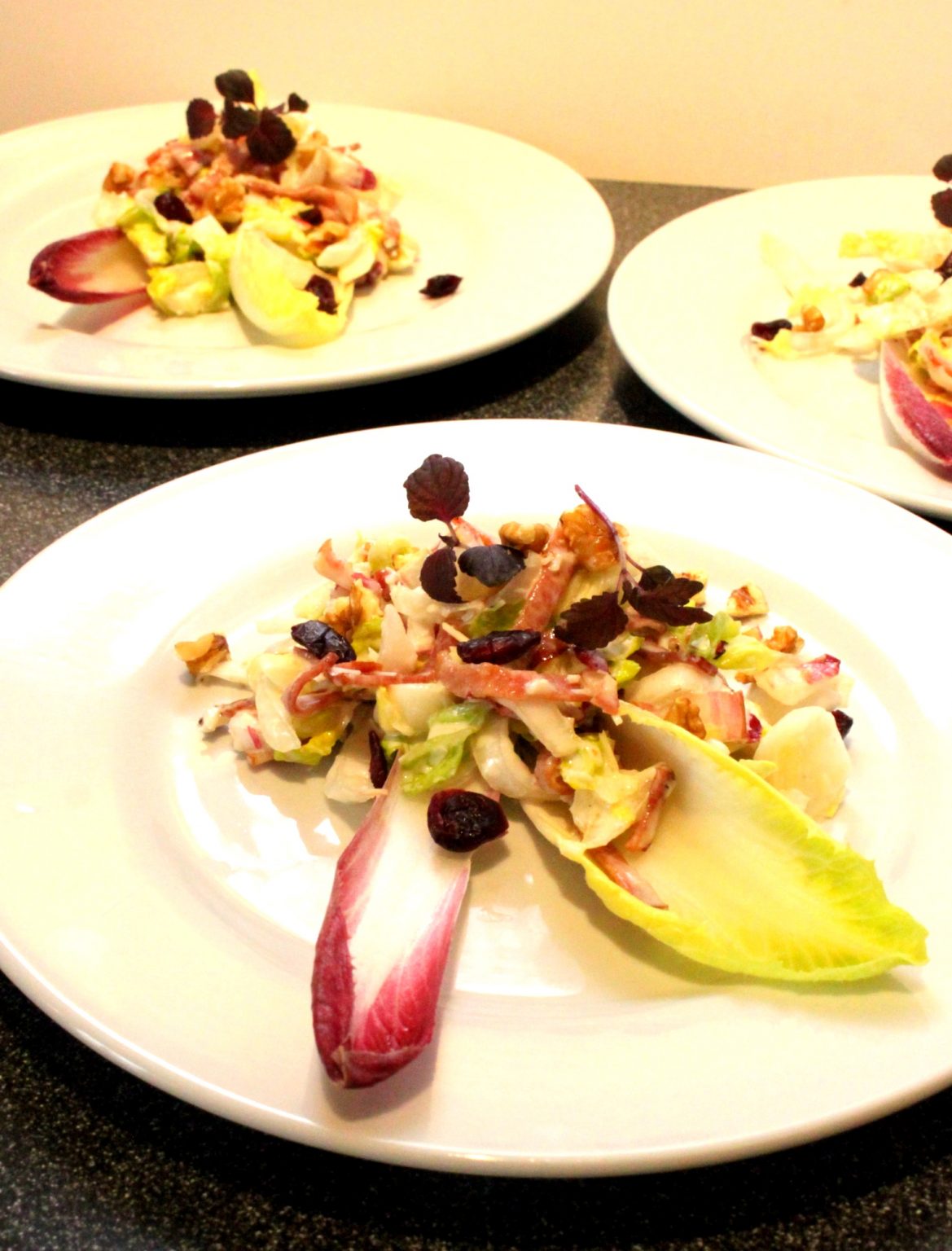 Chicorée Salat mit Speck und Parmesan Dressing – Chicory Salad with ...