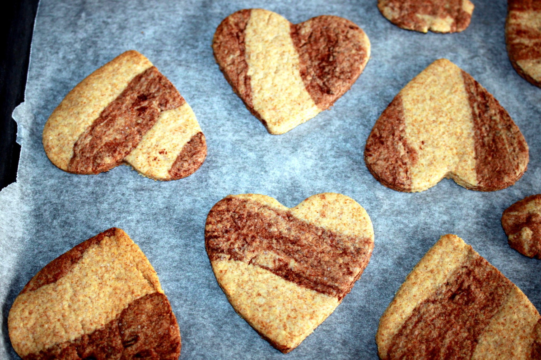 Zweifarbige Plätzchen, nicht nur für den Valentinstag