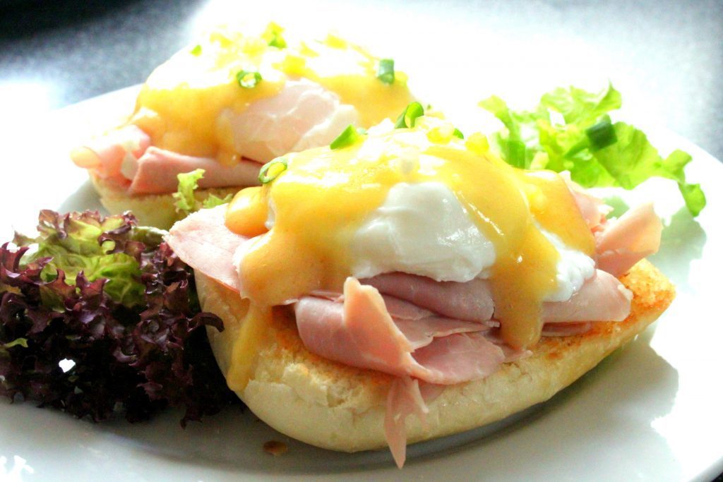 Eggs Benedict oder Eggs Royale