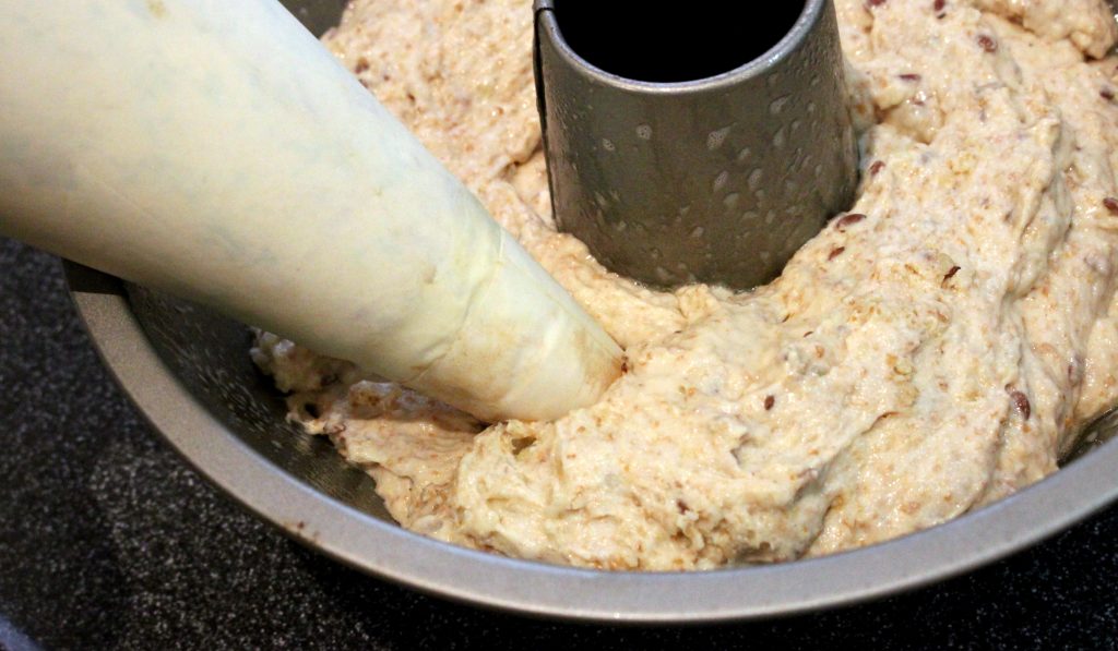 Deftig gefüllter Kartoffel-Gugelhopf