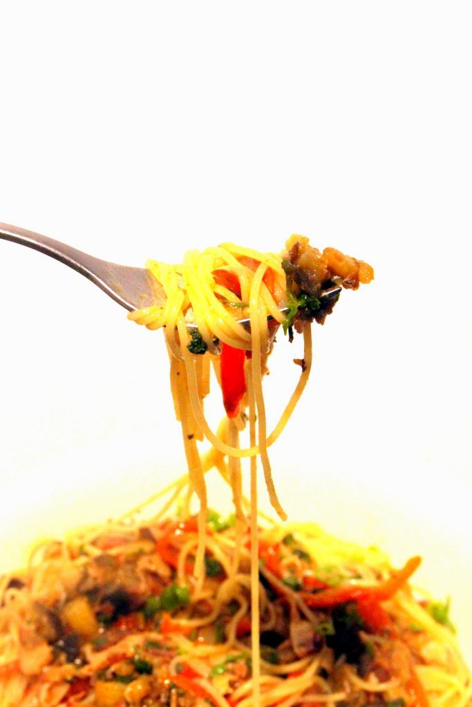 Spaghetti mit Pepperoni Streifen