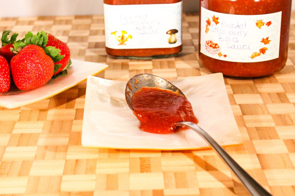 BBQ Sauce mit gerösteten Erdbeeren