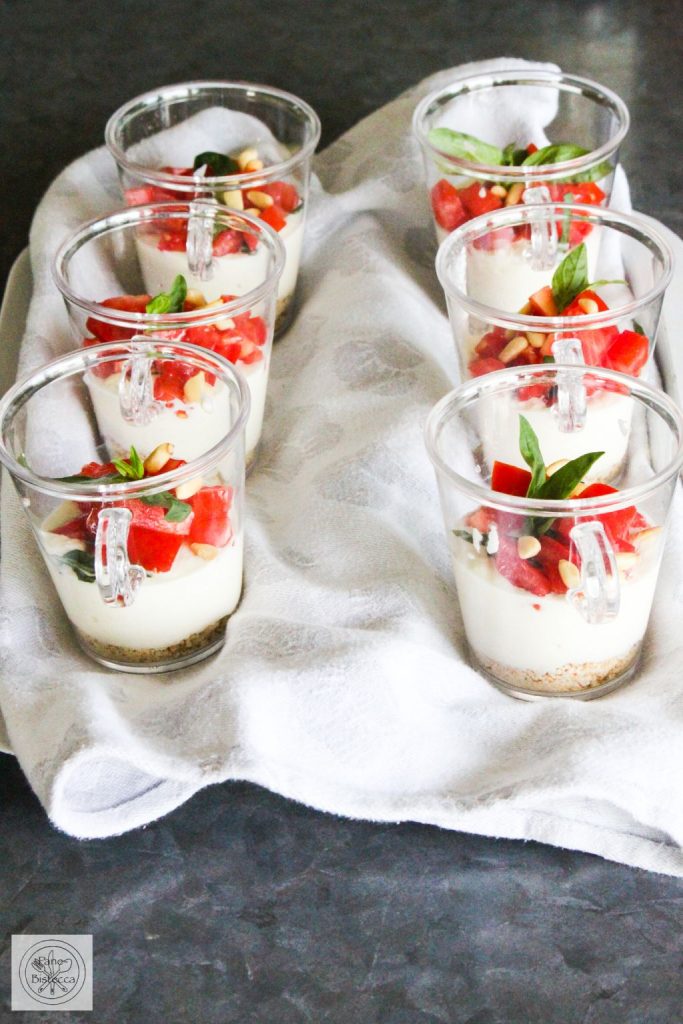 Caprese Salat mit Mozzarella Schaum