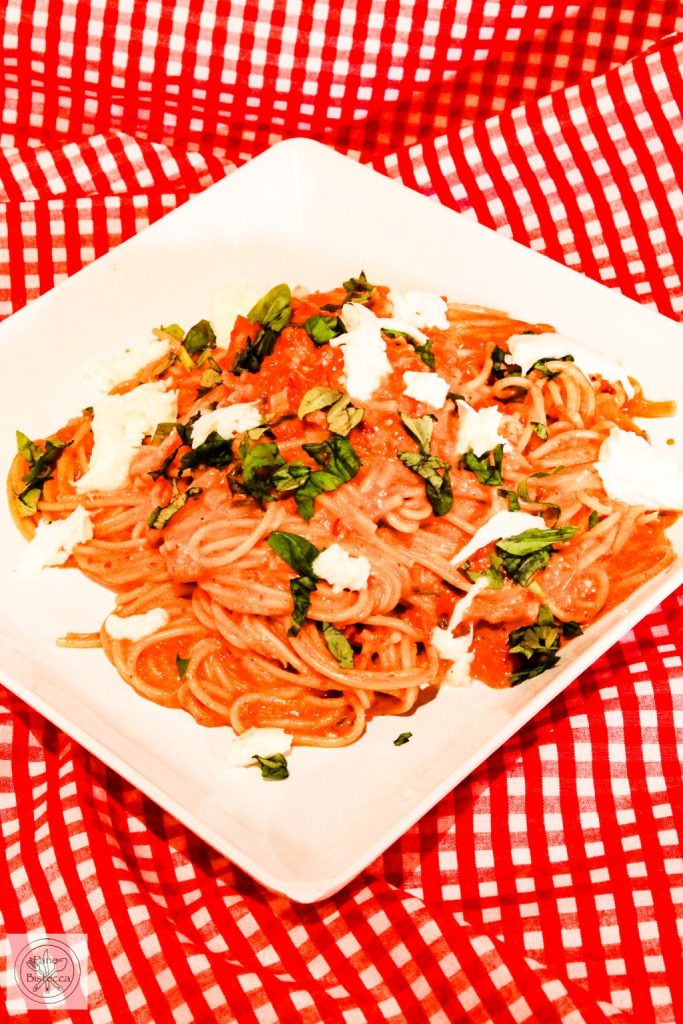 Spaghetti with Capsicum-Tomato Sauce