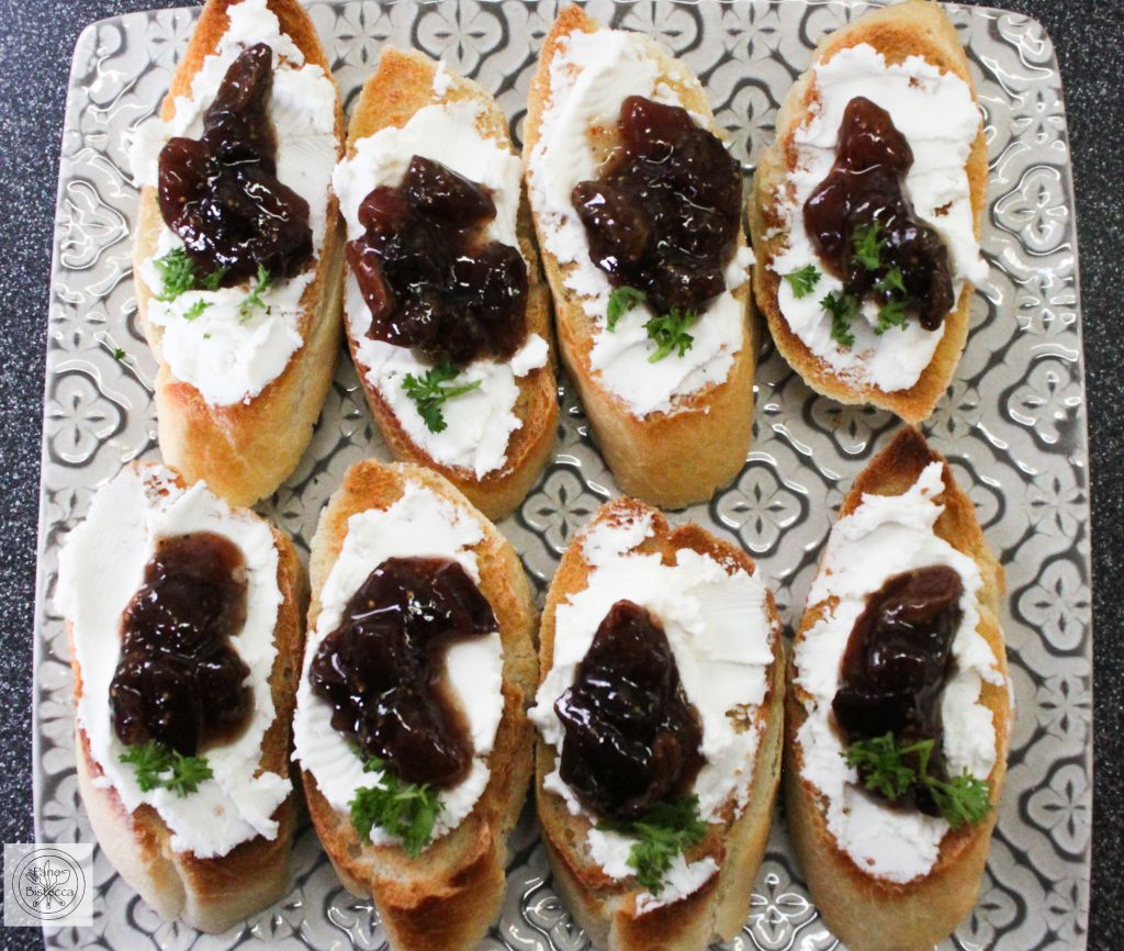 Schafkäse Crostini mit Feigenkonfitüre