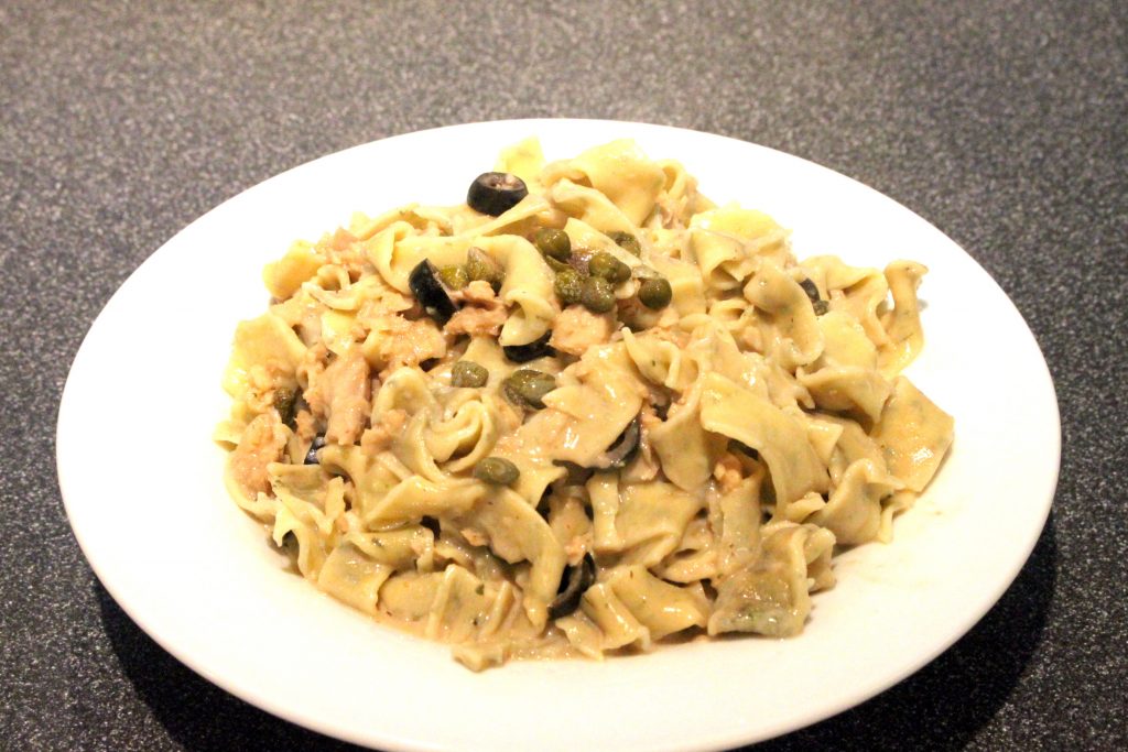 Selbstgemachte Kräuter Pasta mit Fisch