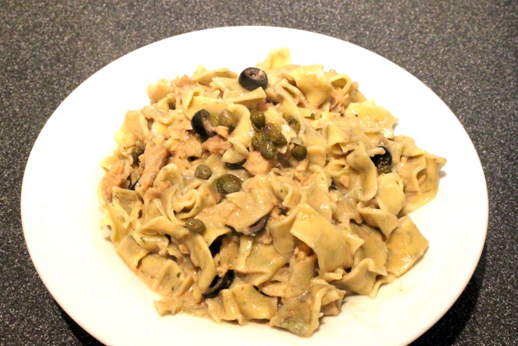 Selbstgemachte Kräuter Pasta mit Fisch