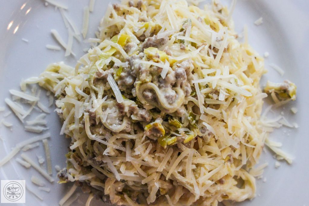 Pasta mit Lauch-Schweinefleisch Sauce