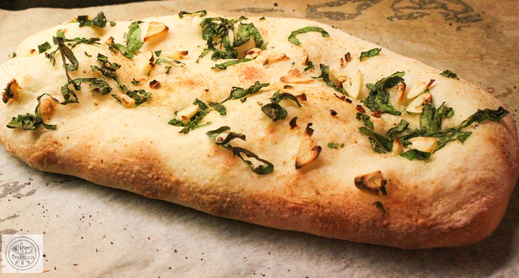 Knoblauch-Basilikum Focaccia