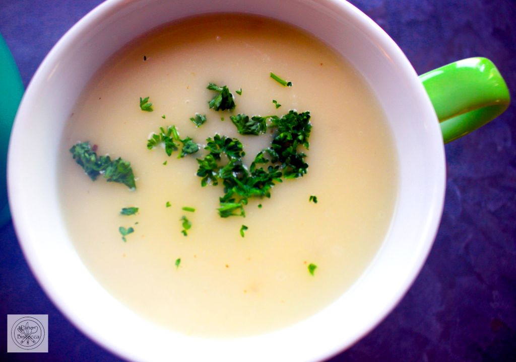 Spargelcreme Suppe aus Spargelschalen