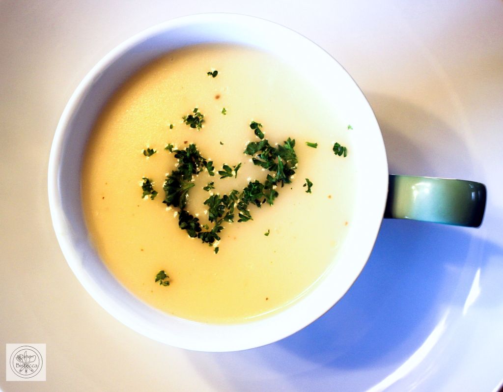 Spargelcreme Suppe aus Spargelschalen