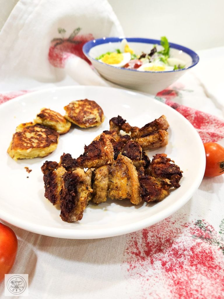 Gegrillter Schweinebauch mit Kartoffelpuffer