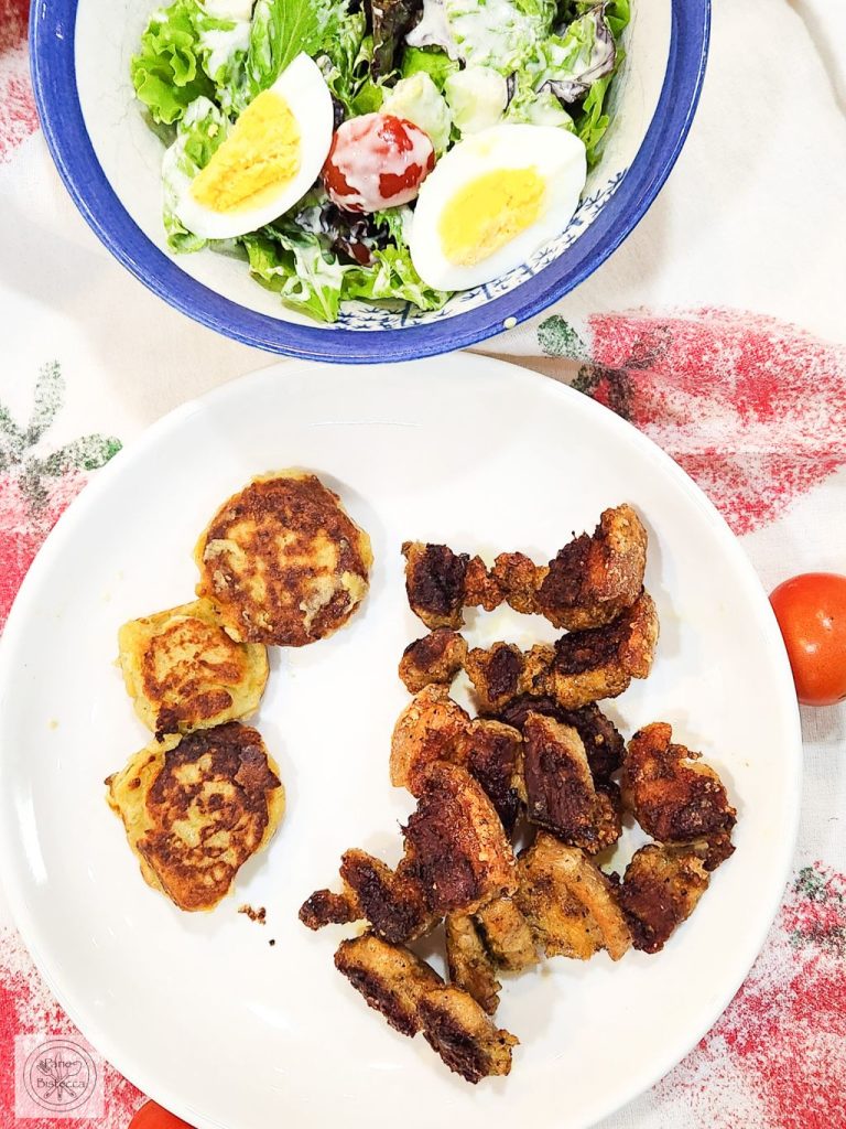 Gegrillter Schweinebauch mit Kartoffelpuffer