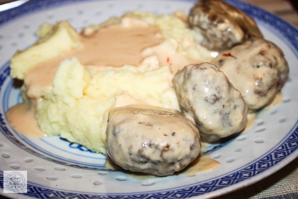 Im Ofen gebackene Fleischchügeli