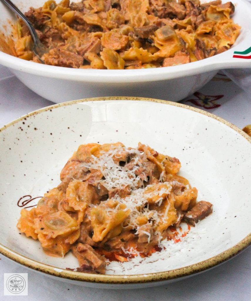 Tortellini mit Bratenresten-Sauce