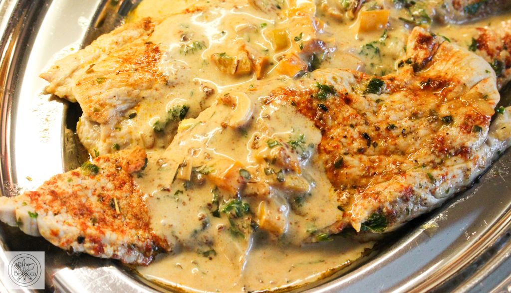 Schweineschnitzel mit Sauerrahm Sösschen