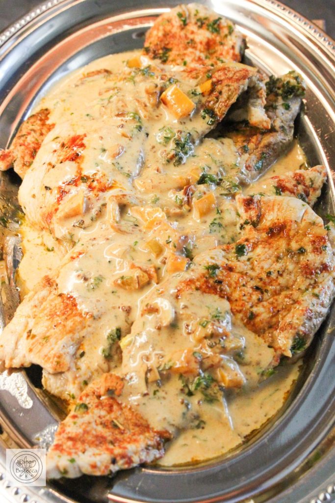 Schweineschnitzel mit Sauerrahm Sösschen