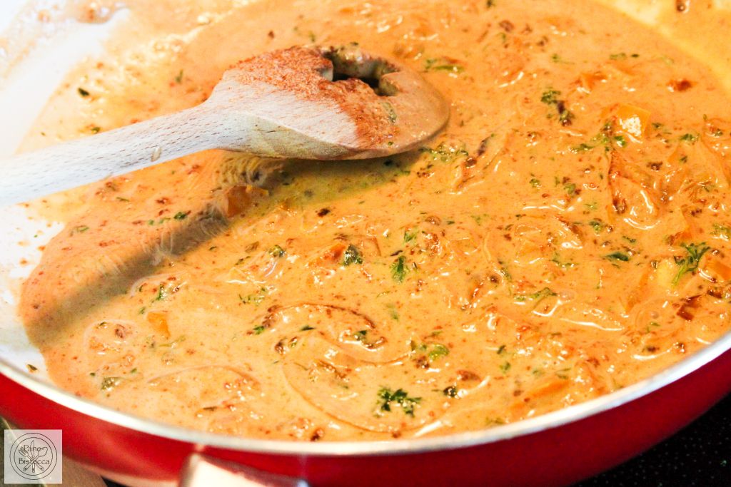 Schweineschnitzel mit Sauerrahm Sösschen