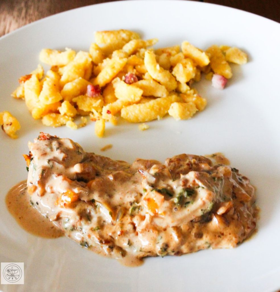 Schweineschnitzel mit Sauerrahm Sösschen