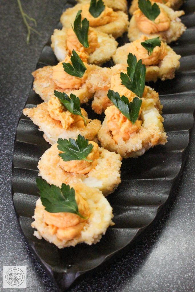 Gebratene gefüllte Eier