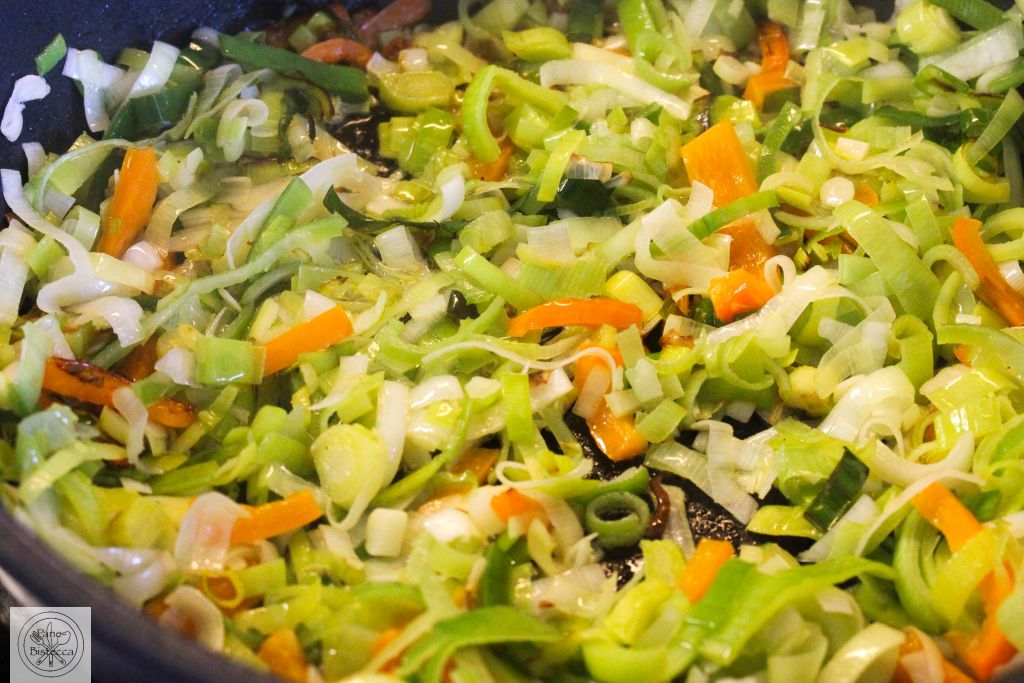 Saibling mit Lauch und Karotten