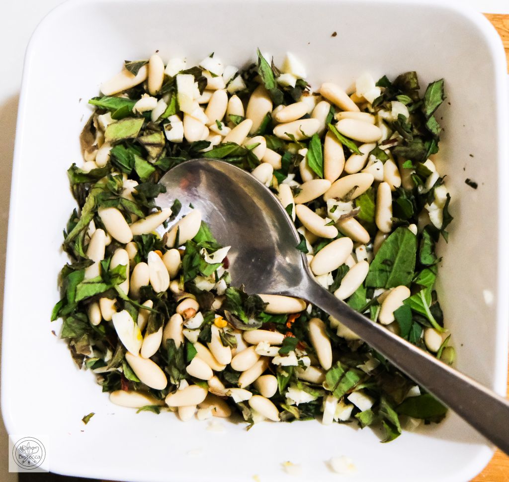 Türkische Köftes mit Cannellini Bohnen Püree