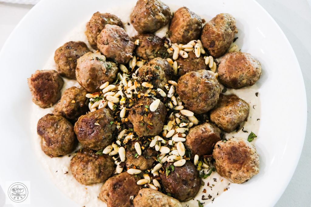 Türkische Köftes mit Cannellini Bohnen Püree