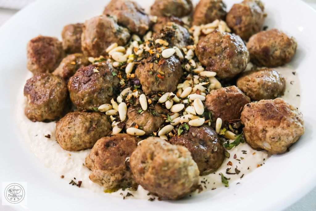 Türkische Köftes mit Cannellini Bohnen Püree