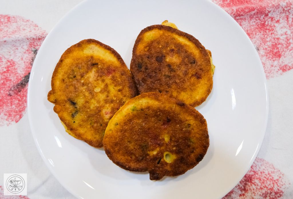 Kartoffel Küchlein mit geschlagenem Eiweiss