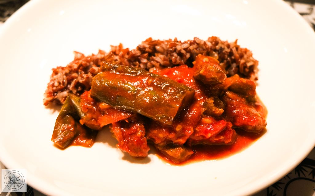 Rindfleischstreifen in Tomaten-Auberginen Sauce