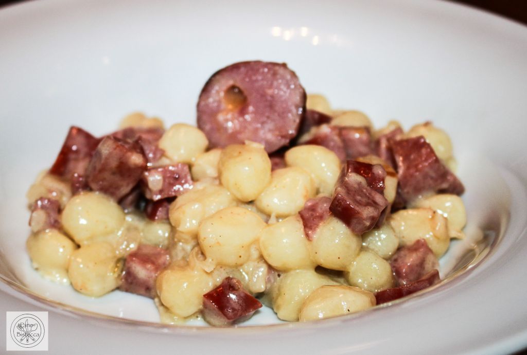 Gnocchi mit Schüblig-Käse Sauce