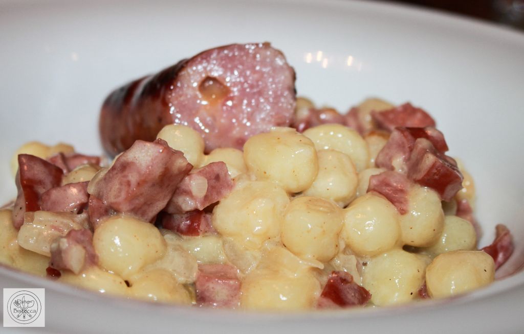 Gnocchi mit Schüblig-Käse Sauce