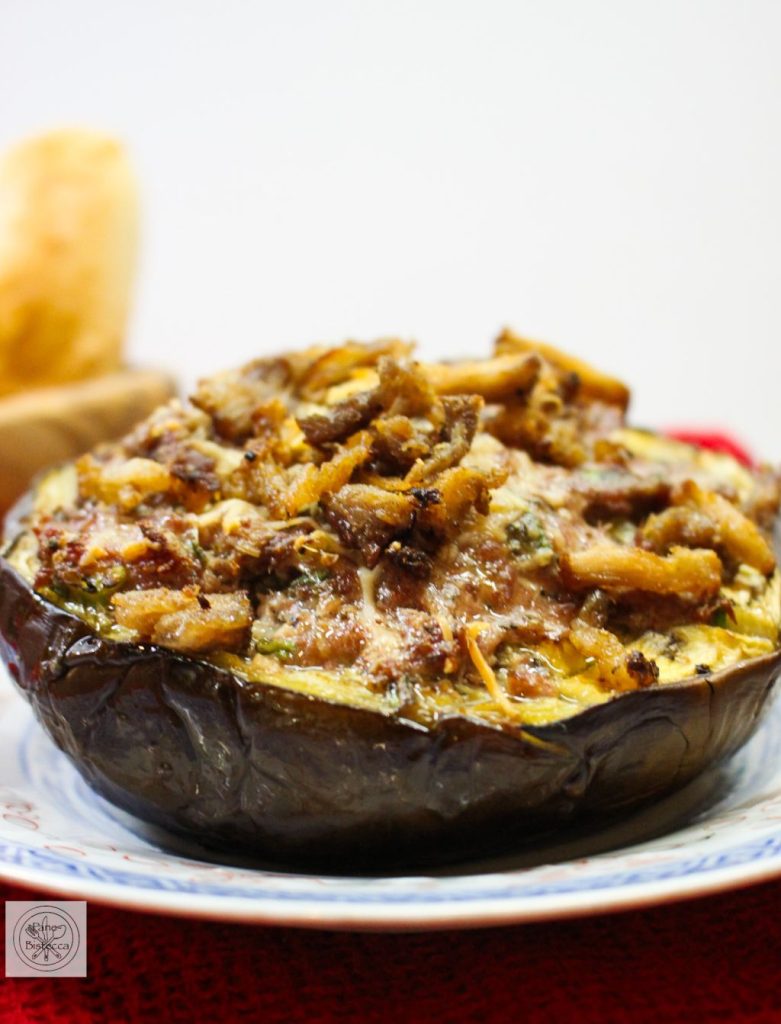Gefüllte Auberginen mit Knusper Bauchspeck Topping