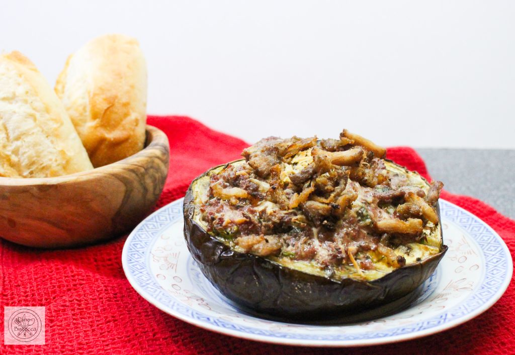 Gefüllte Auberginen mit Knusper Bauchspeck Topping