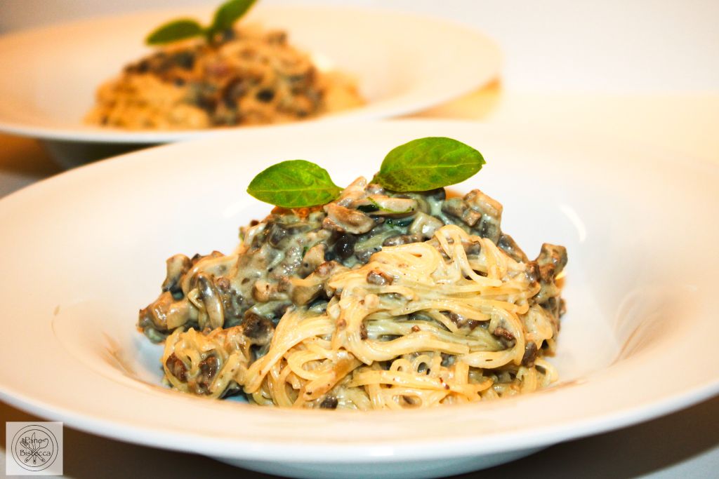 Spaghettini mit Pilzen und Rinderhack