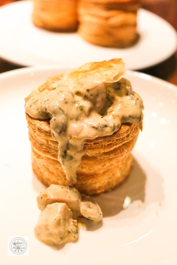 Pastetli mit Bratwurst Sauce