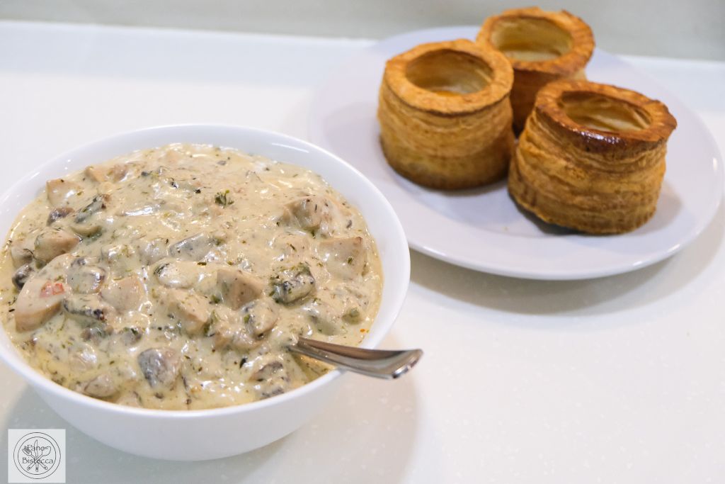 Pastetli mit Bratwurst Sauce