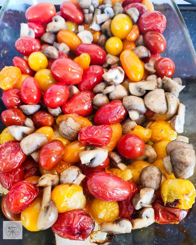 Geröstete Kirschtomaten mit Pilzen und Burrata