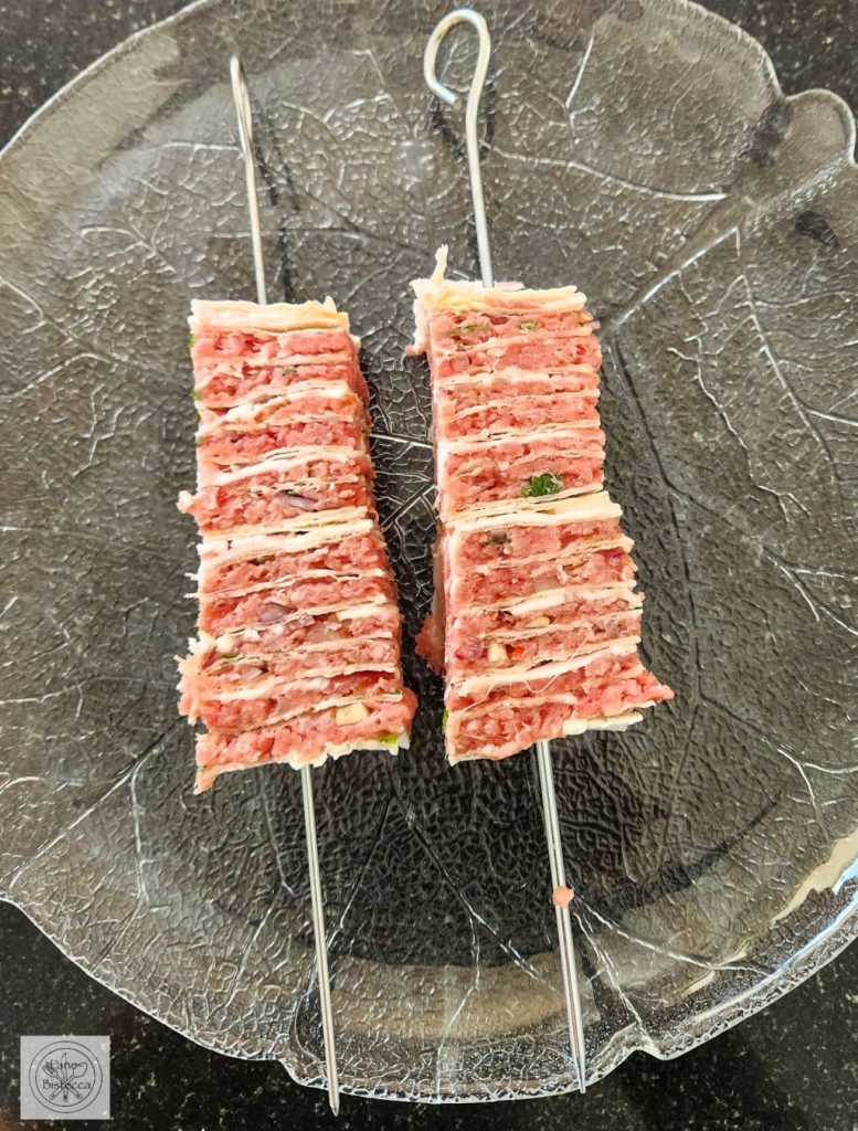 Hackfleisch Spiesse mit Tortilla